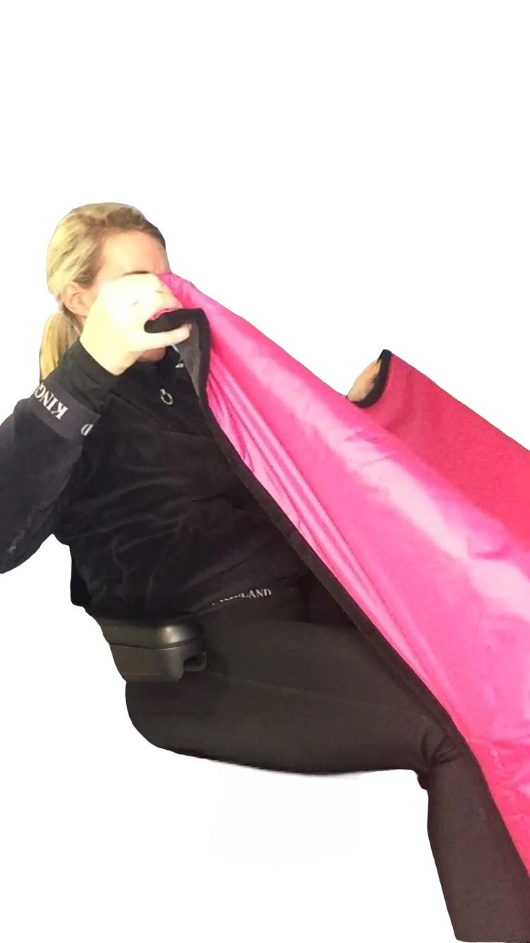 Overtræk til ben med indvendig fleece - til kørestolsbruger. Onesize. 2 farver. - Seniorpleje - Regntøj til ben - Orgaterm - OGT-226954 - PINK/GRÅ - -